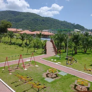 Apto Vista Atlântico Com 2 Quartos Com Ar Cond Wi-fi Tv Smart E área De Lazer , Itapema Brasil